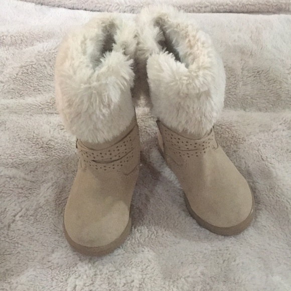 Old Navy Other - Old Navy baby boots